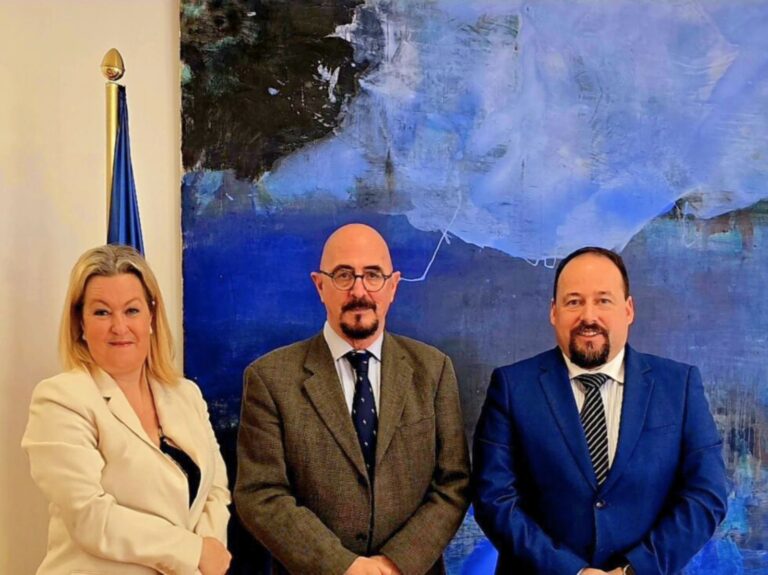 El Observatorio de los Servicios Funerarios estrecha lazos con el Gobierno de Cantabria